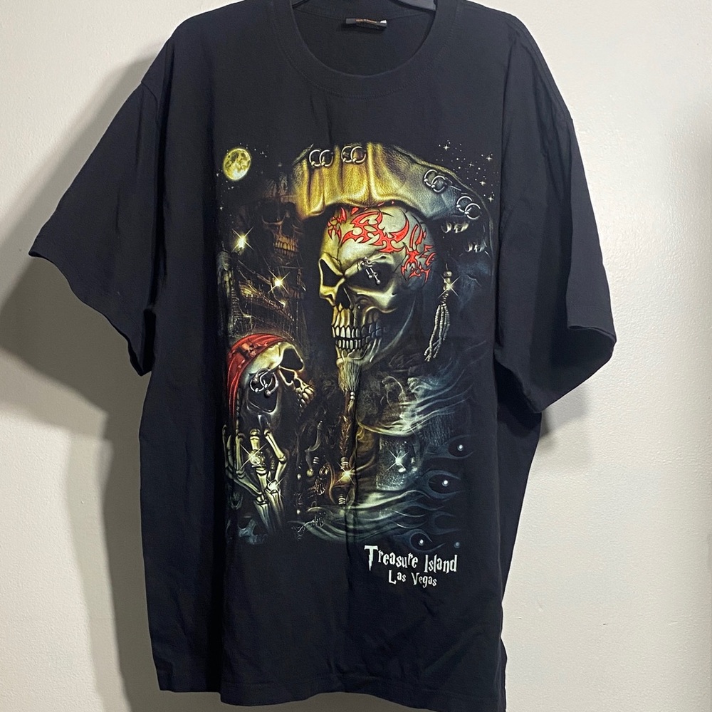 Black Skull Graphic Tee
